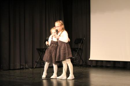 »Mamica je kakor zarja« (27)